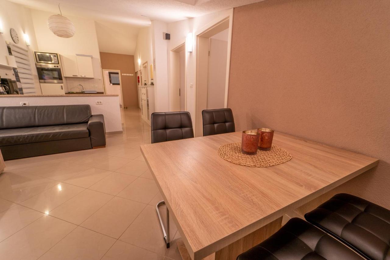 Twins Markovic Apartment *