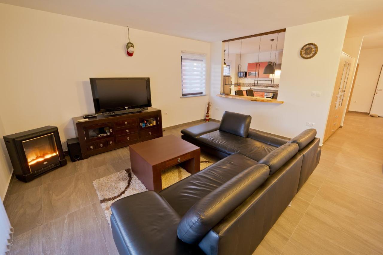 Twins Markovic Apartmán *