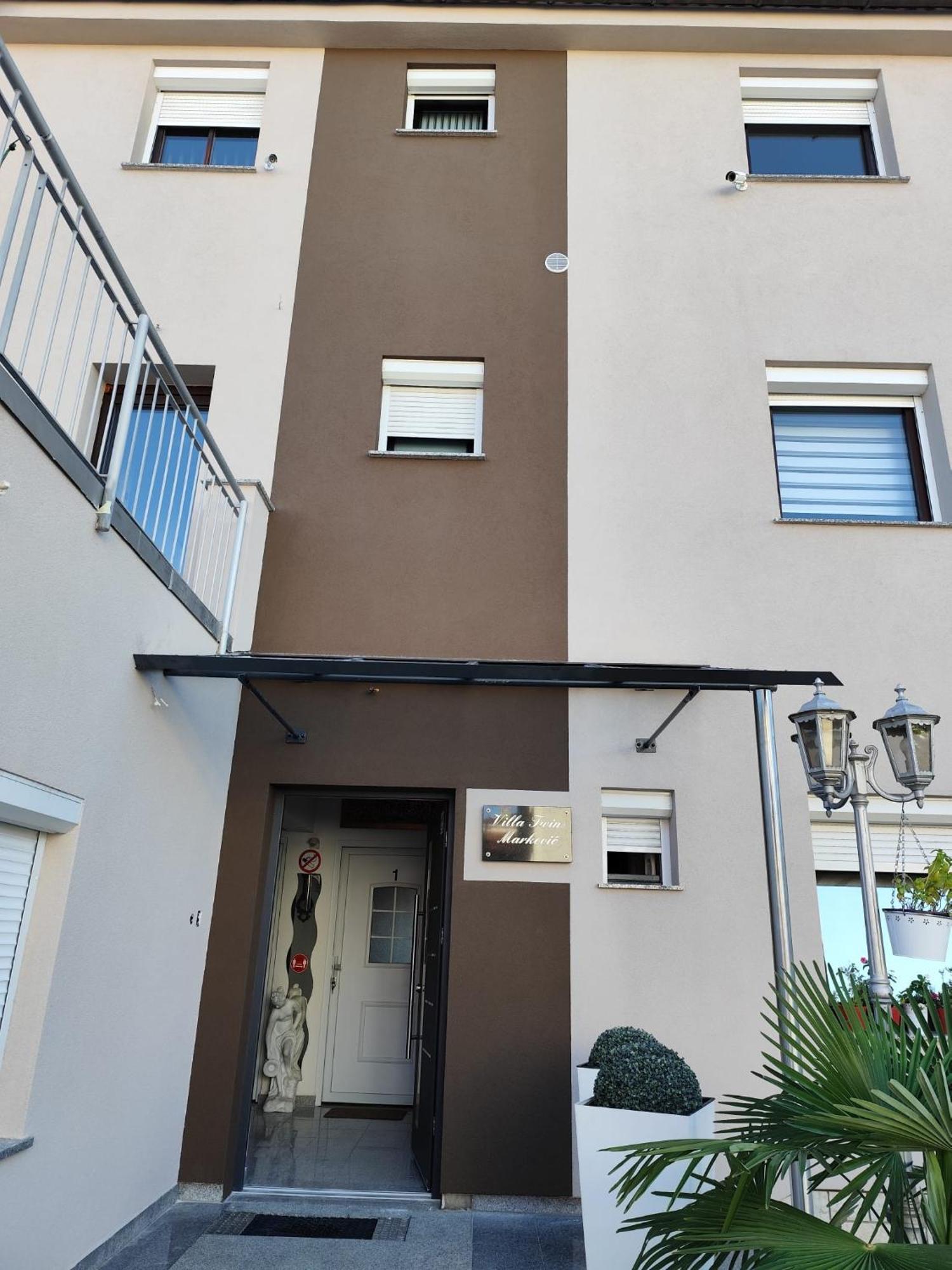 Twins Markovic Apartmán
